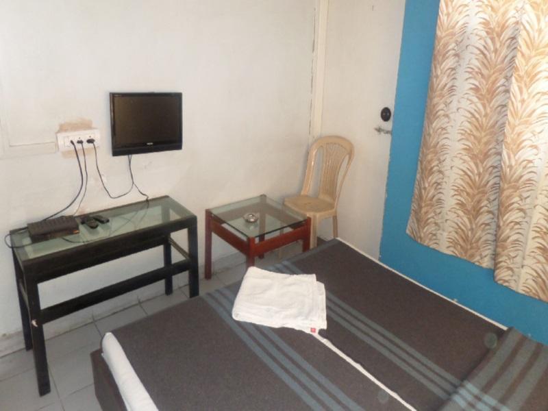 Hotel Abhishek ナーシク エクステリア 写真